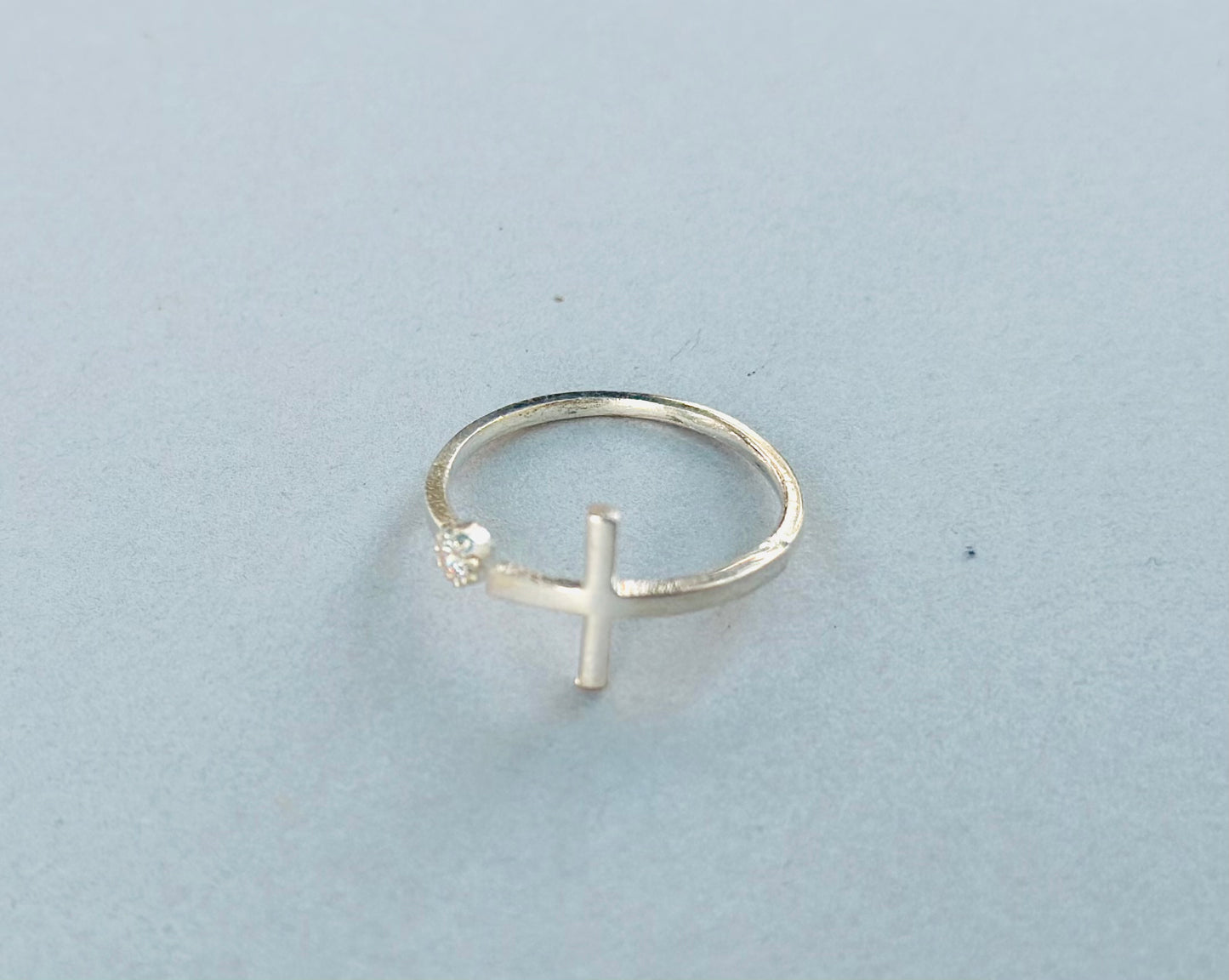 925 Silver: Gem-meet-cross Ring