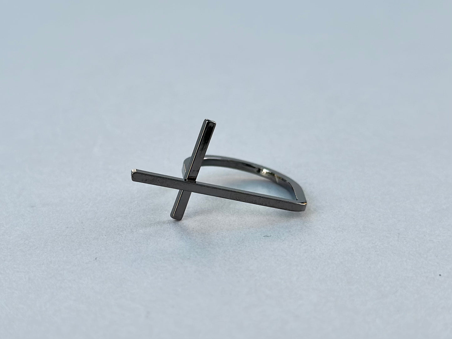 Geometric Cross Ring