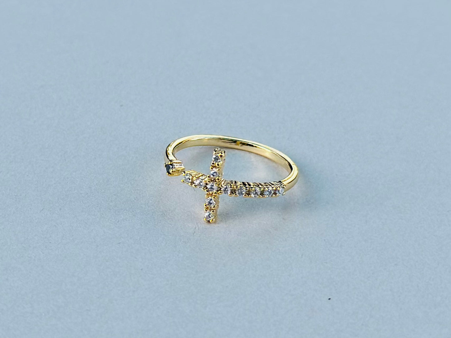 Twinkle Single Cross Ring