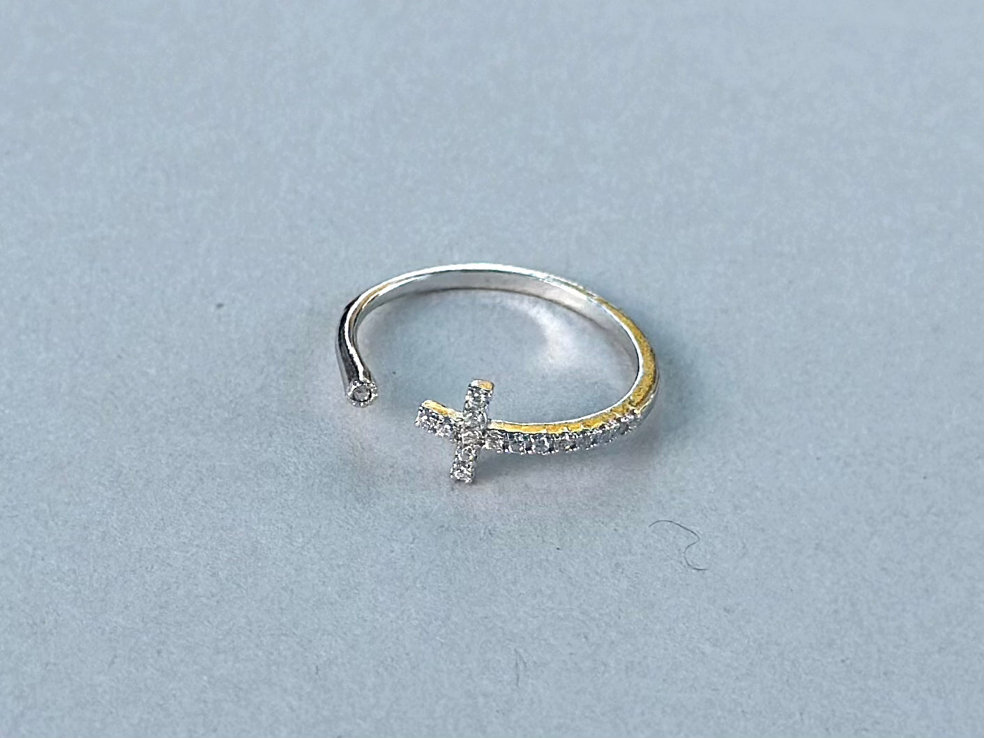 Twinkle Single Cross Ring