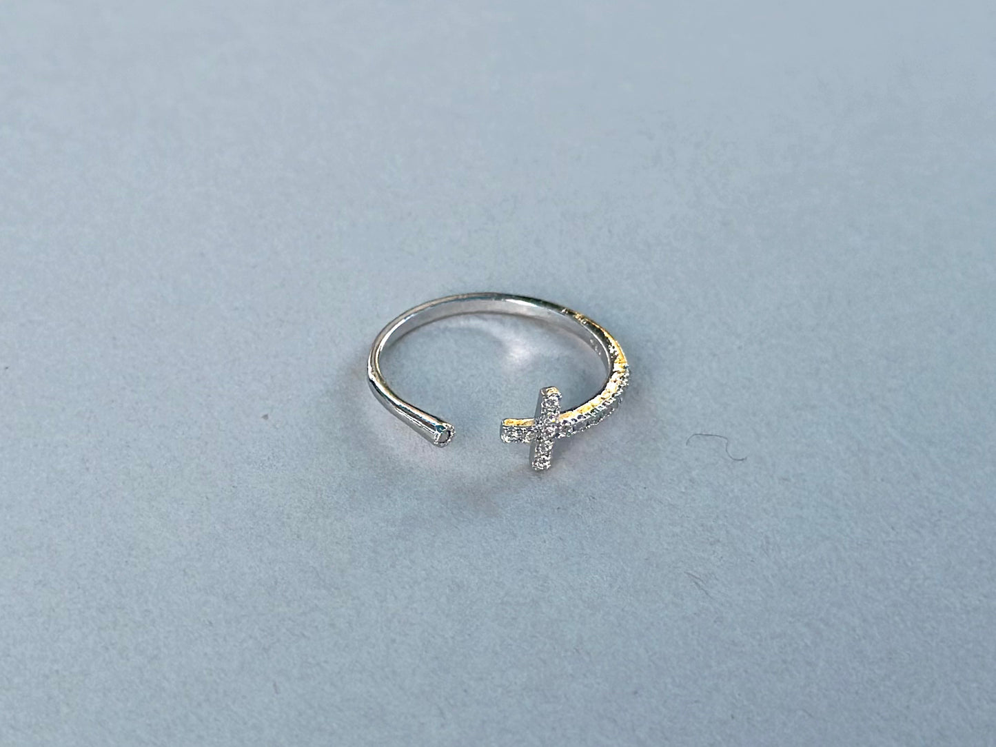 Twinkle Single Cross Ring