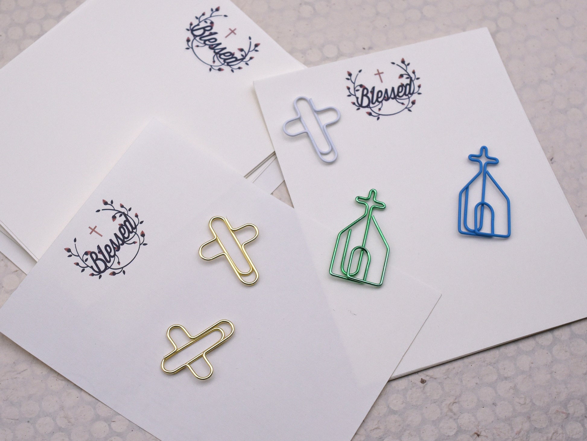 50 PCS Gold Paper Clips Cross Shaped, Small Paper Clips Bible Journal  Bookmarks for Christian, Cute Office Supply Gifts Easter Day Gifts for  Women Men