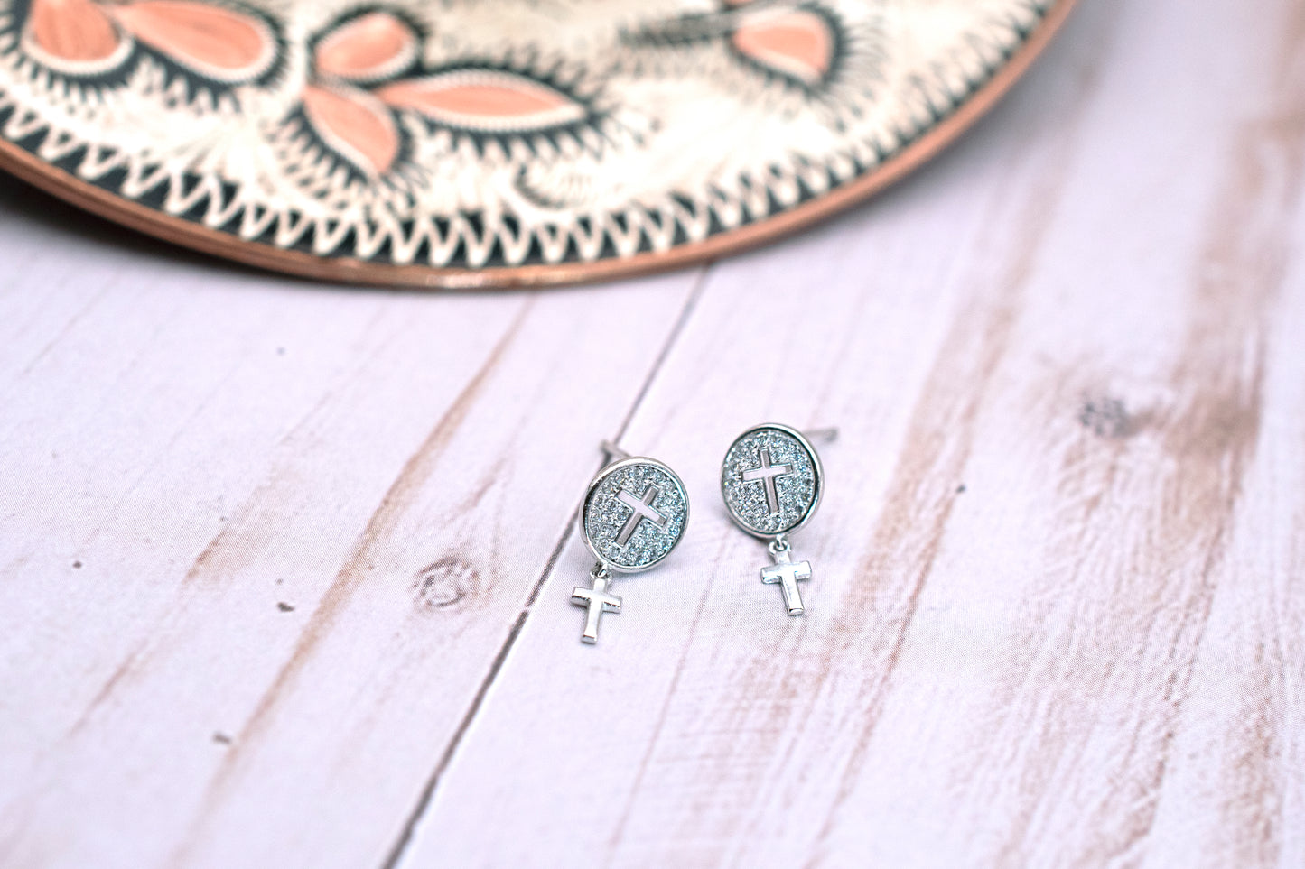 Sterling Silver: Disc Cross Earrings